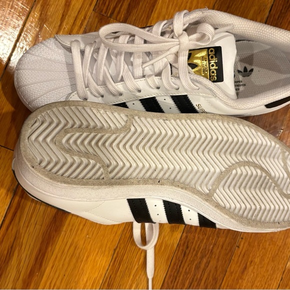 Adidas Superstar White with Black Stripes - Picture 4 of 5